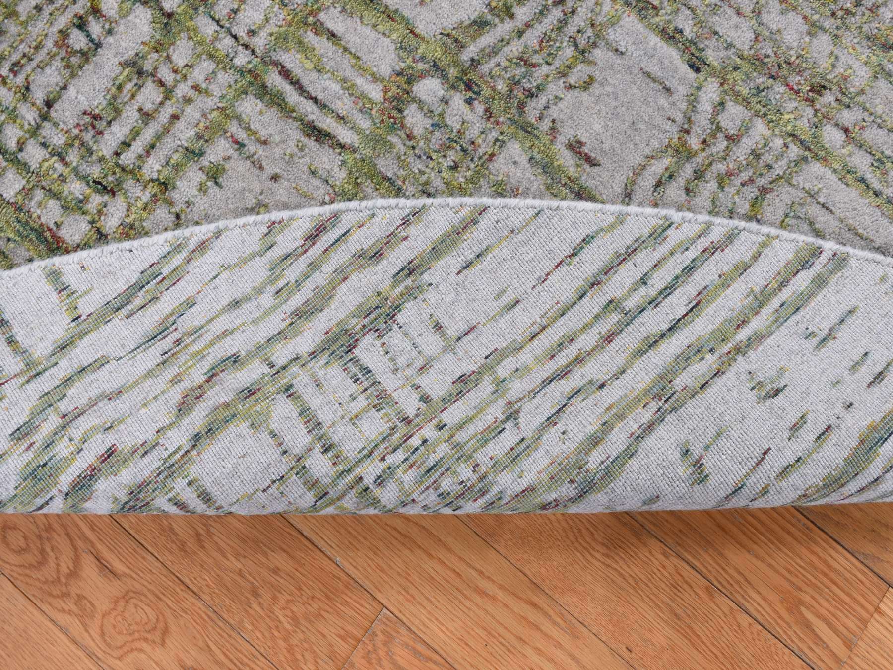 Modern / Contemporary hand-knotted wool rug in Gray, 5'10" x 5'10" — SKU O087712 (view 3)