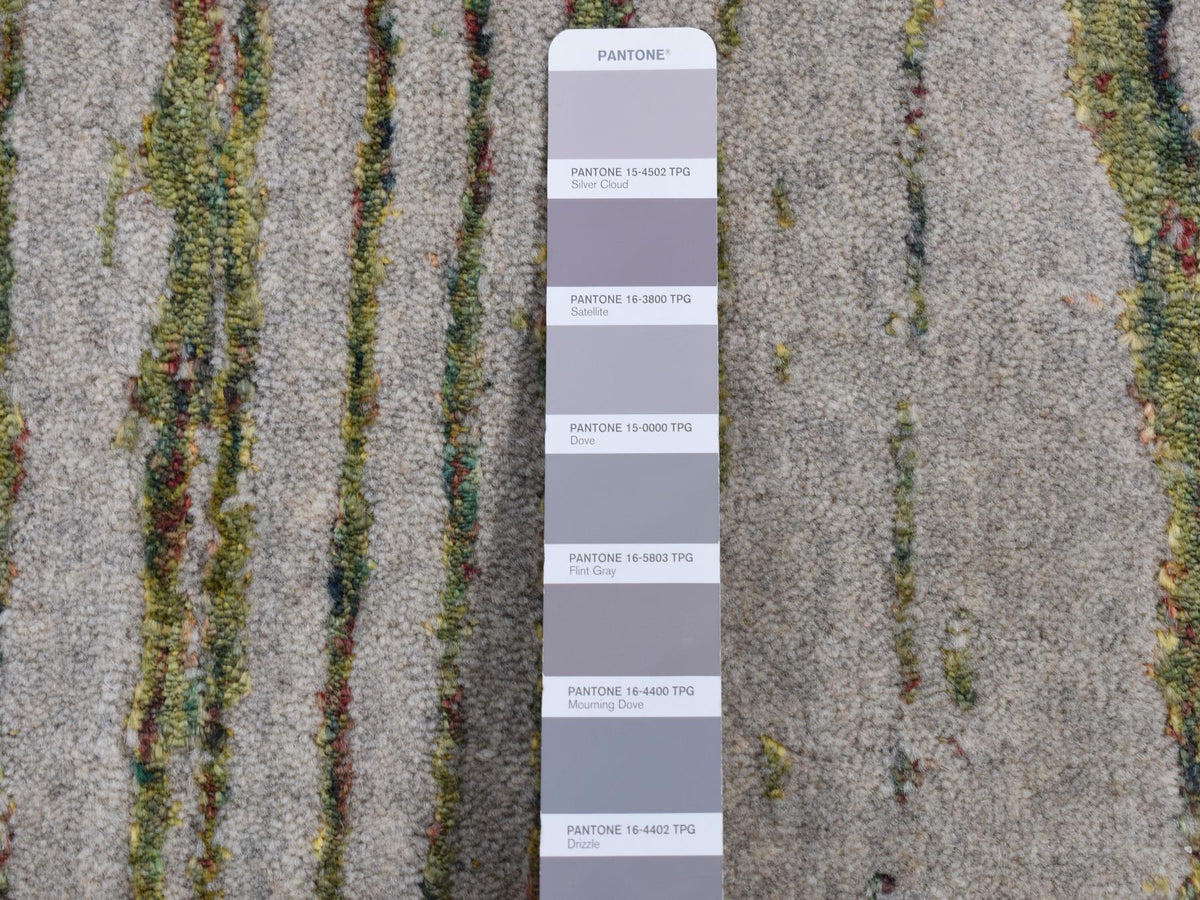 Modern / Contemporary hand-knotted wool rug in Gray, 5'10" x 5'10" — SKU O087712 (view 4)
