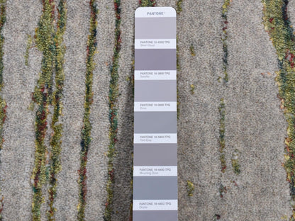 Modern / Contemporary hand-knotted wool rug in Gray, 5'10" x 5'10" — SKU O087712 (view 4)