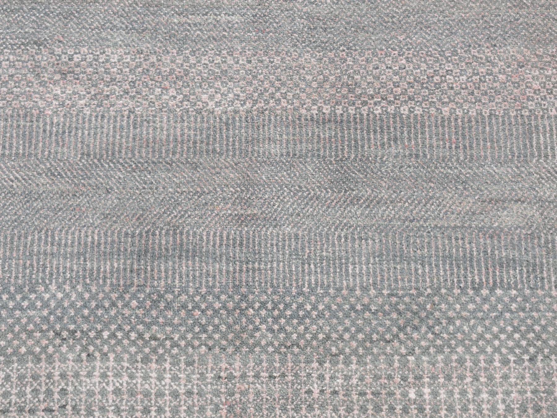 Modern / Contemporary hand-knotted wool/silk rug in Gray, 6' x 6' — SKU O087717 (view 4)
