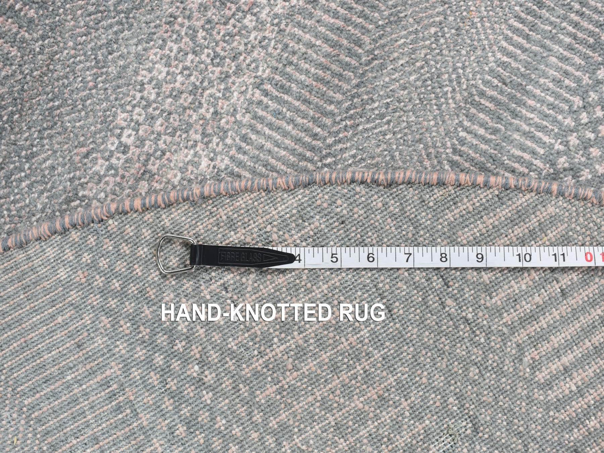 Modern / Contemporary hand-knotted wool/silk rug in Gray, 6' x 6' — SKU O087717 (view 6)
