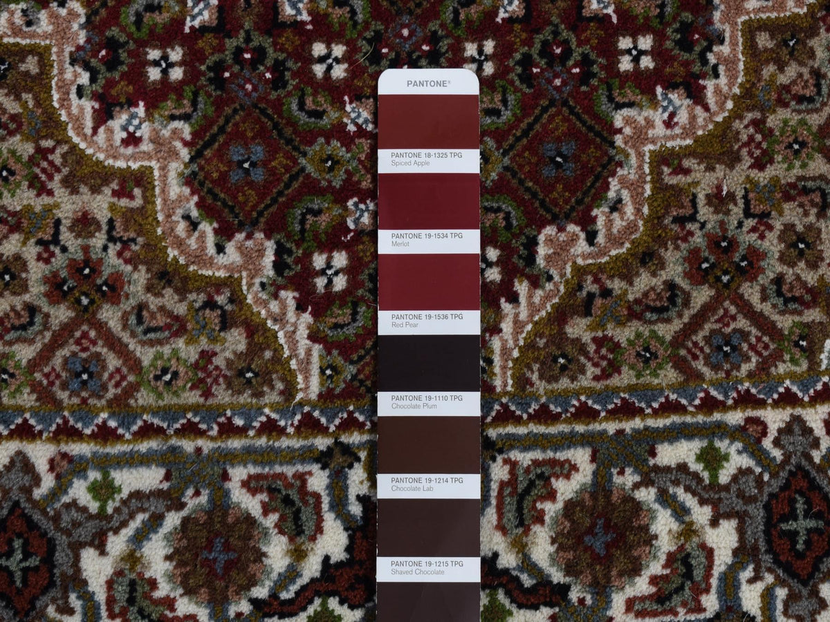 Tabriz Fine Oriental hand-knotted wool runner in Red & Ivory, 2'8" x 6'10" — SKU O087722 (view 5)