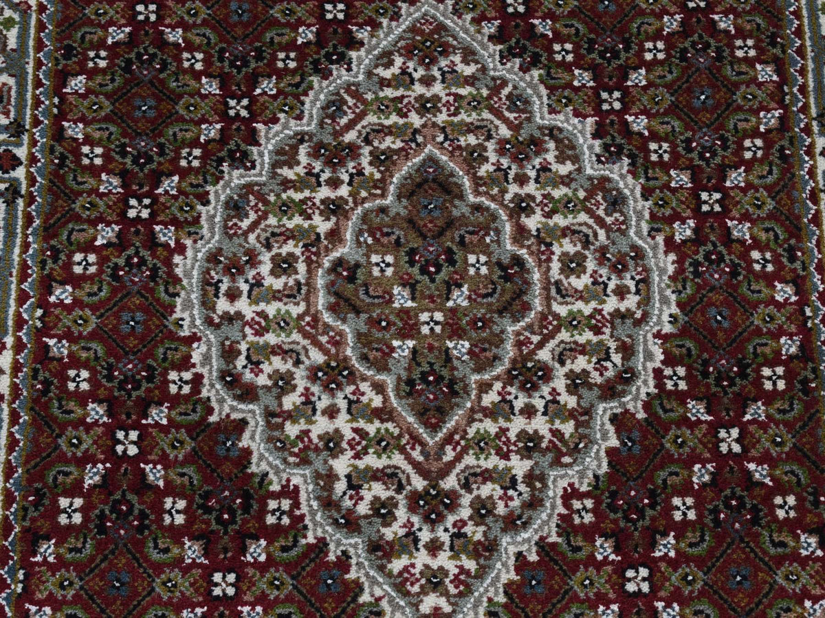 Tabriz Fine Oriental hand-knotted wool runner in Red & Ivory, 2'8" x 6'10" — SKU O087722 (view 6)