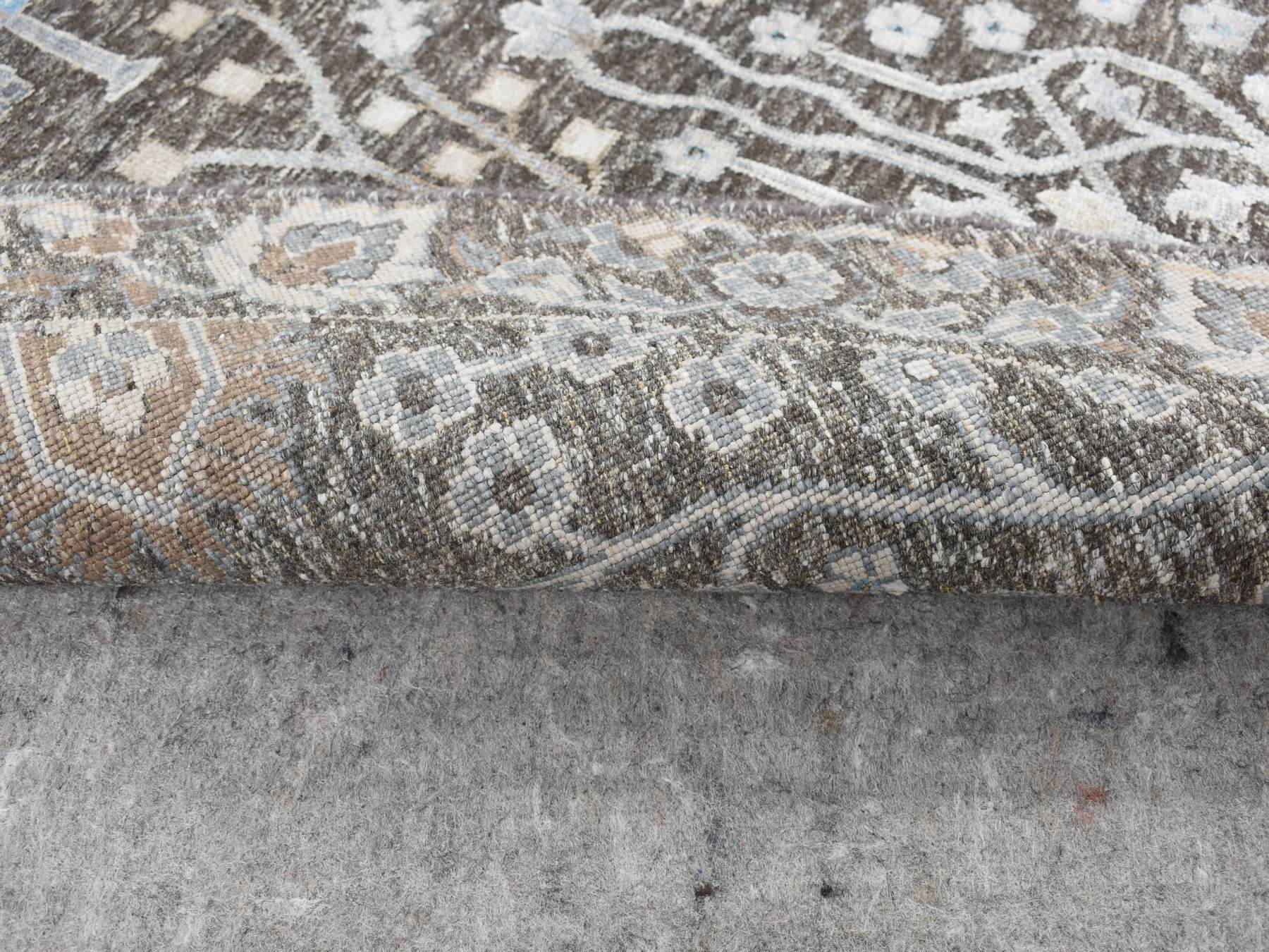 Transitional hand-knotted wool/silk rug in Brown, 9'1" x 9'1" — SKU O087738 (view 4)