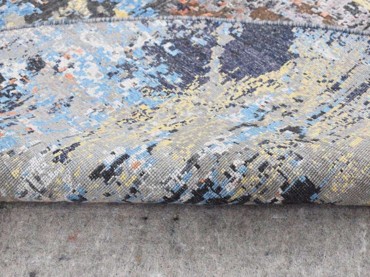 Modern / Contemporary hand-knotted wool/silk rug in Gray, 10'1" x 10'1" — SKU O087739 (view 3)