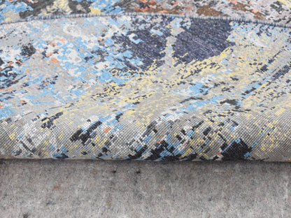Modern / Contemporary hand-knotted wool/silk rug in Gray, 10'1" x 10'1" — SKU O087739 (view 3)