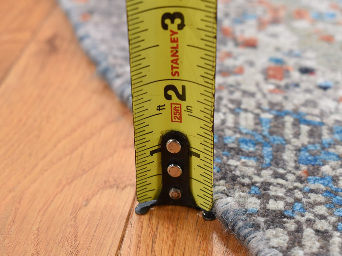 Modern / Contemporary hand-knotted wool/silk rug in Gray, 10'1" x 10'1" — SKU O087739 (view 7)