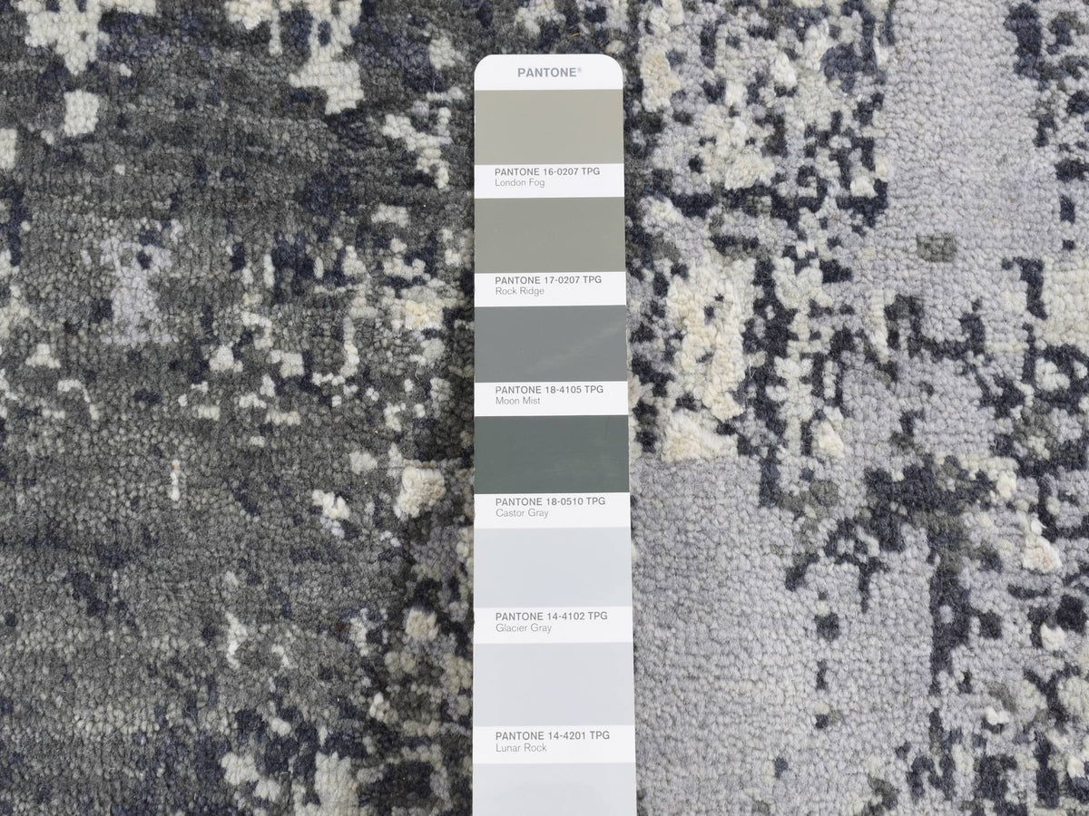 Modern / Contemporary hand-knotted wool/silk rug in Gray, 8'1" x 8'1" — SKU O087743 (view 5)