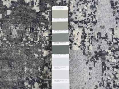 Modern / Contemporary hand-knotted wool/silk rug in Gray, 8'1" x 8'1" — SKU O087743 (view 5)