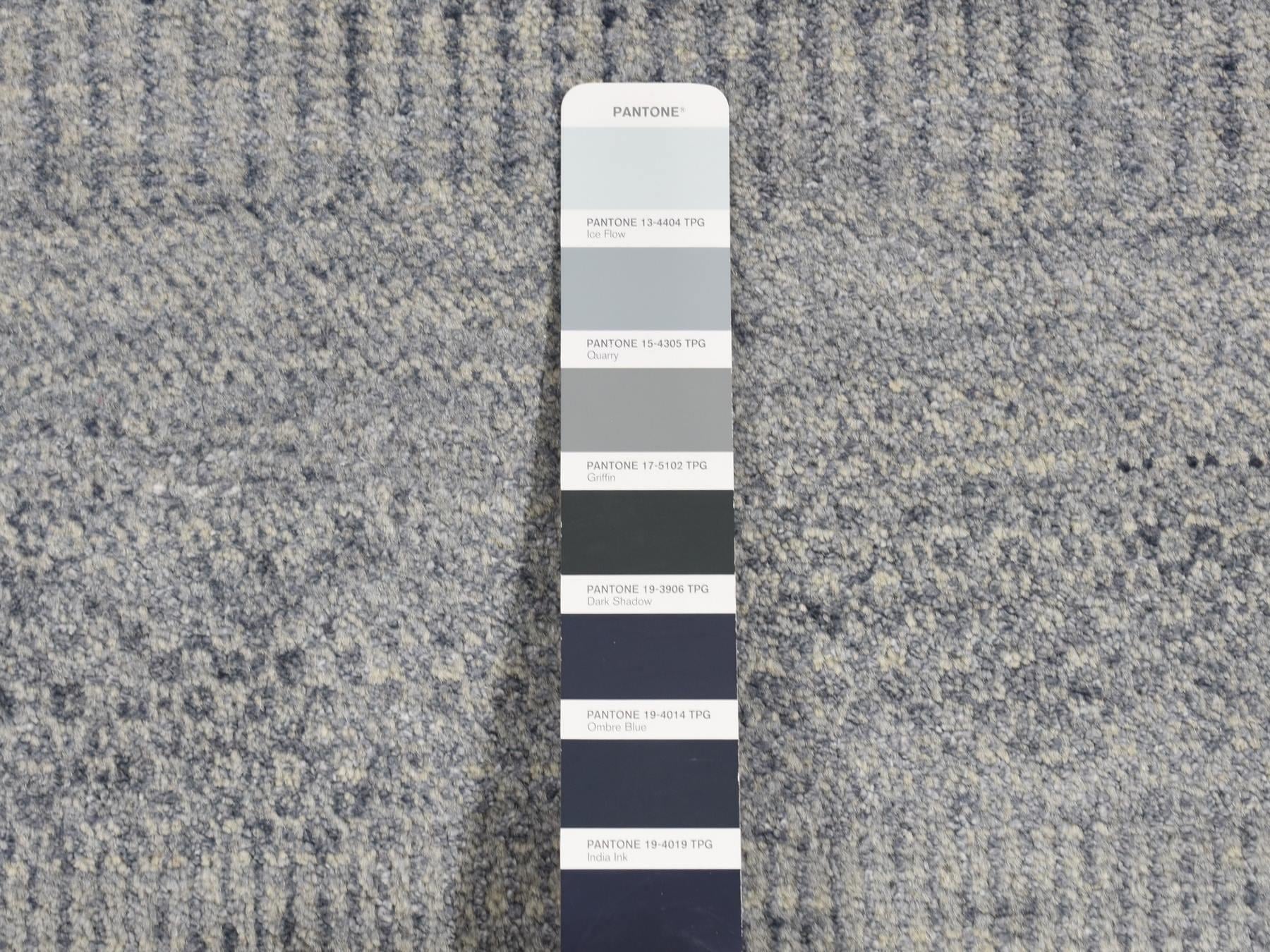 Modern / Contemporary hand-knotted wool rug in Gray, 8' x 8' — SKU O087746 (view 5)