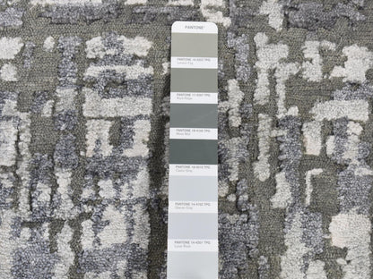Modern / Contemporary hand-knotted wool/silk rug in Gray, 10'3" x 10'3" — SKU O087749 (view 3)