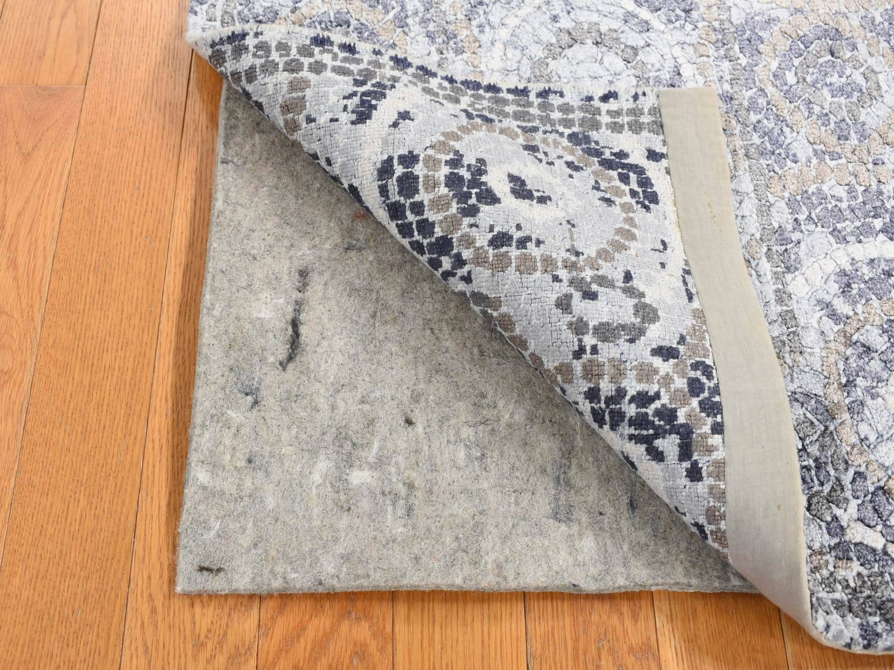 Modern / Contemporary hand-knotted wool/silk rug in Gray, 2'2" x 2'10" — SKU O087778 (view 3)