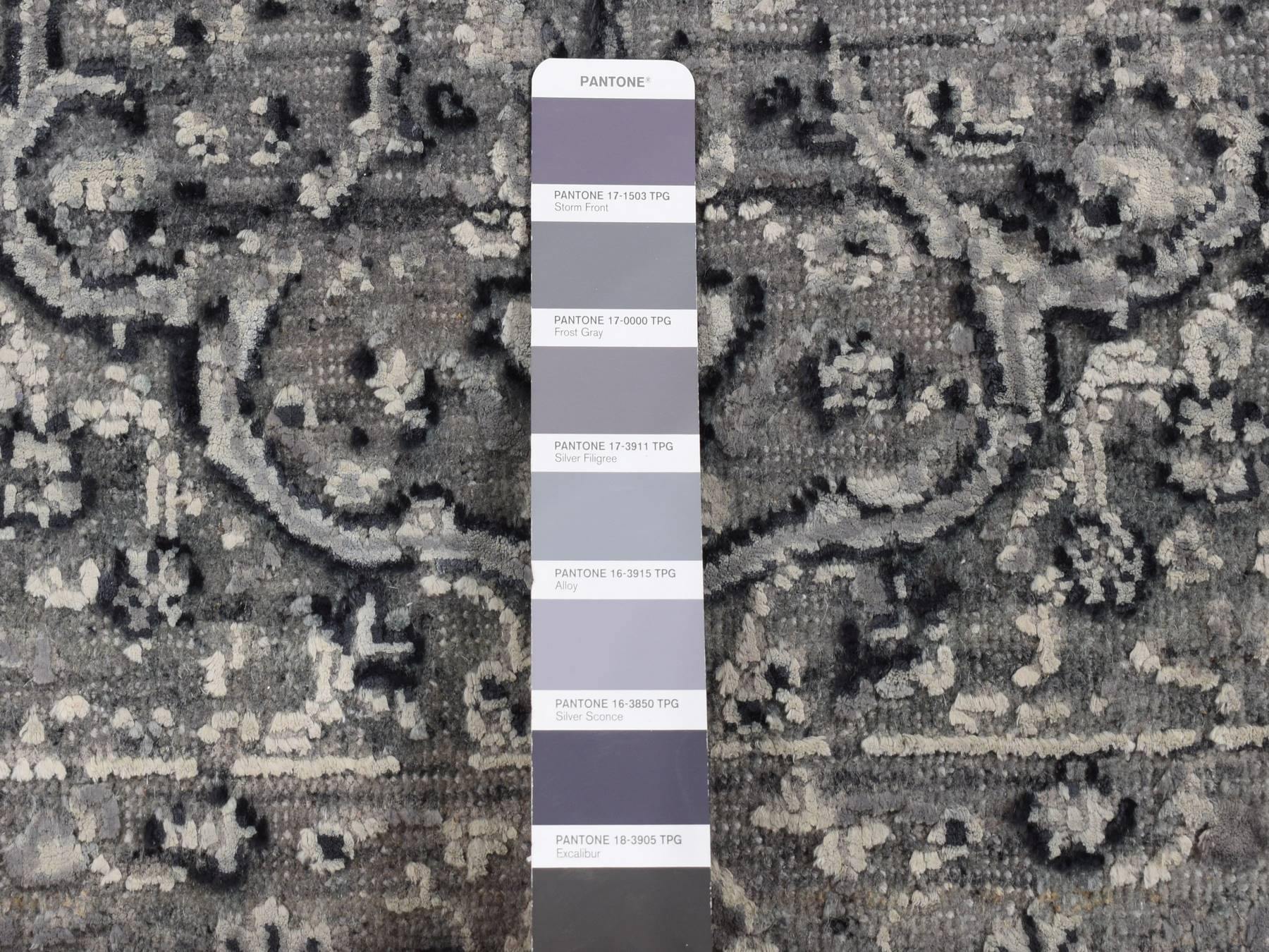 Transitional hand-knotted wool/silk rug in Gray, 2'1" x 3'1" — SKU O087781 (view 3)