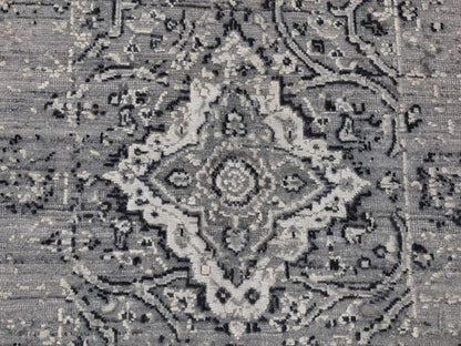 Transitional hand-knotted wool/silk rug in Gray, 2'1" x 3'1" — SKU O087781 (view 5)