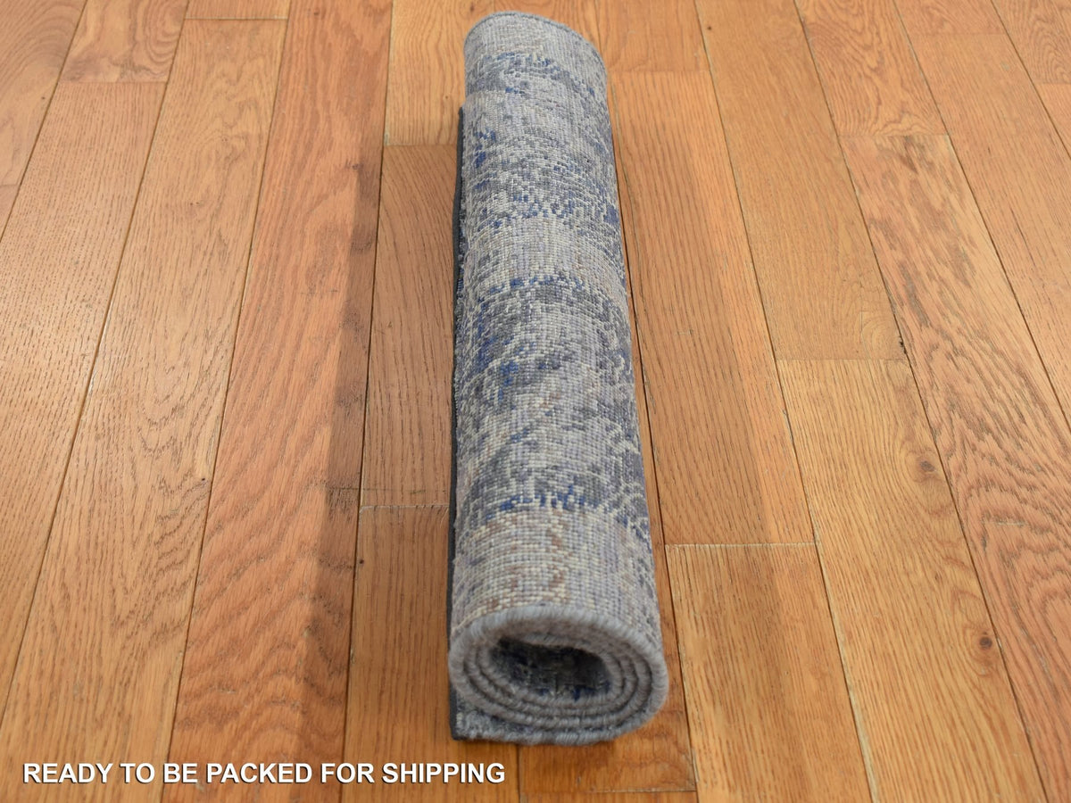 Modern / Contemporary hand-knotted wool/silk rug in Gray, 2' x 3' — SKU O087784 (view 7)