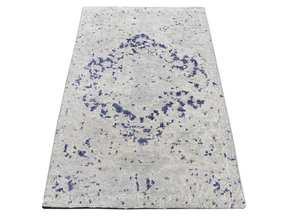 Transitional hand-knotted wool/silk rug in Gray, 2' x 3'1" — SKU O087794
