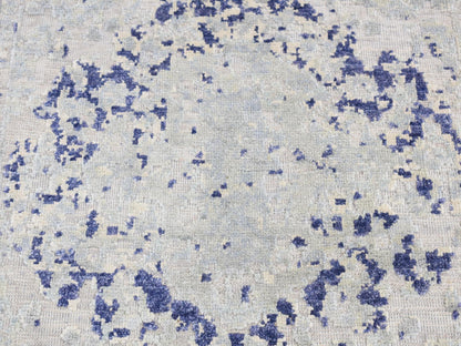 Transitional hand-knotted wool/silk rug in Gray, 2' x 3'1" — SKU O087794 (view 6)