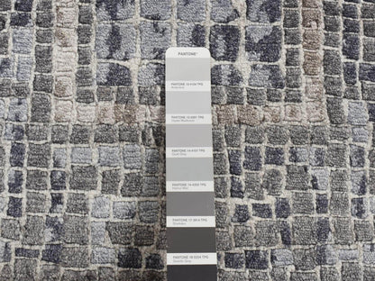 Modern / Contemporary hand-knotted wool/silk rug in Gray, 2'3" x 3'2" — SKU O087801 (view 5)