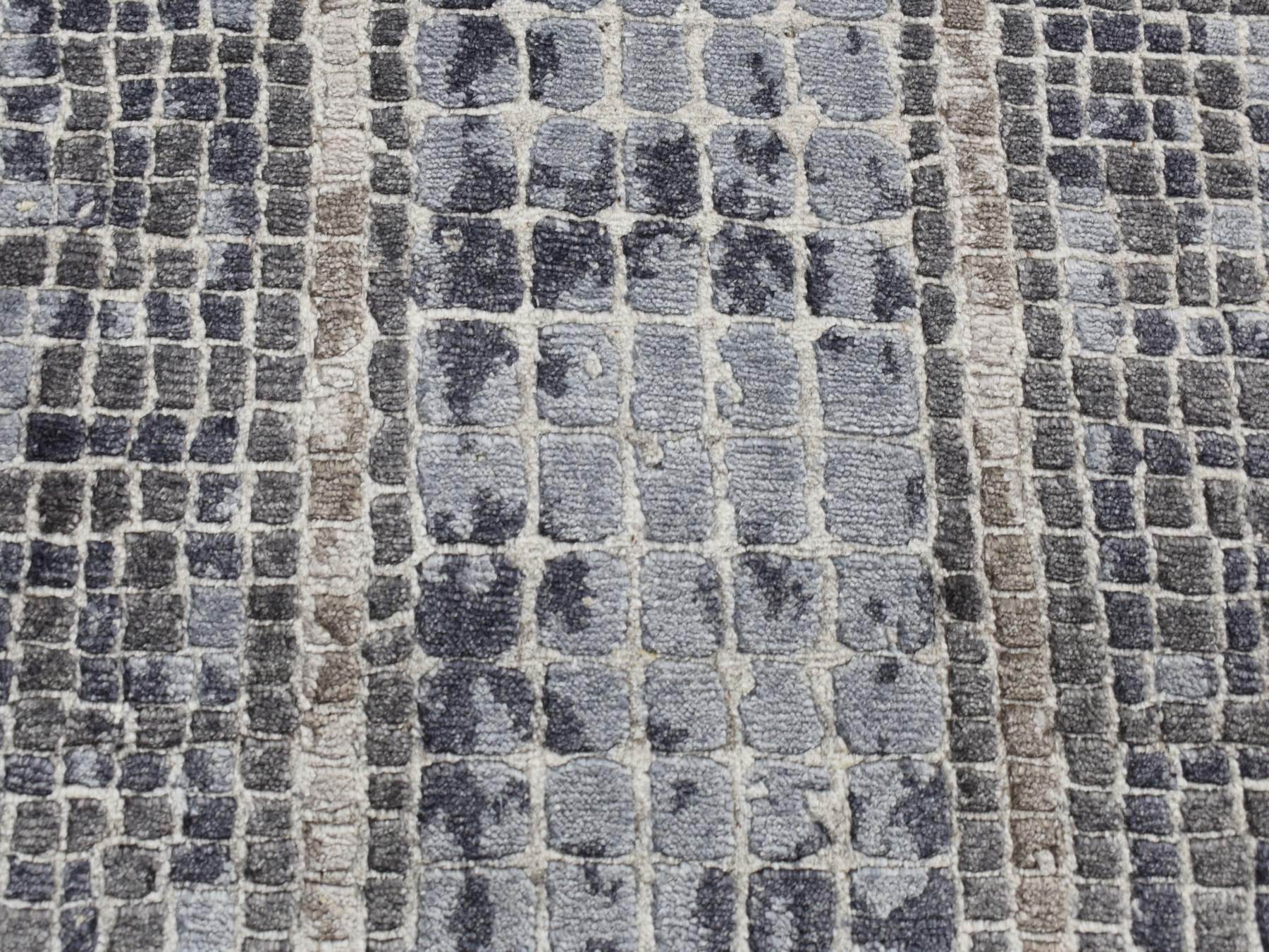 Modern / Contemporary hand-knotted wool/silk rug in Gray, 2'3" x 3'2" — SKU O087801 (view 6)