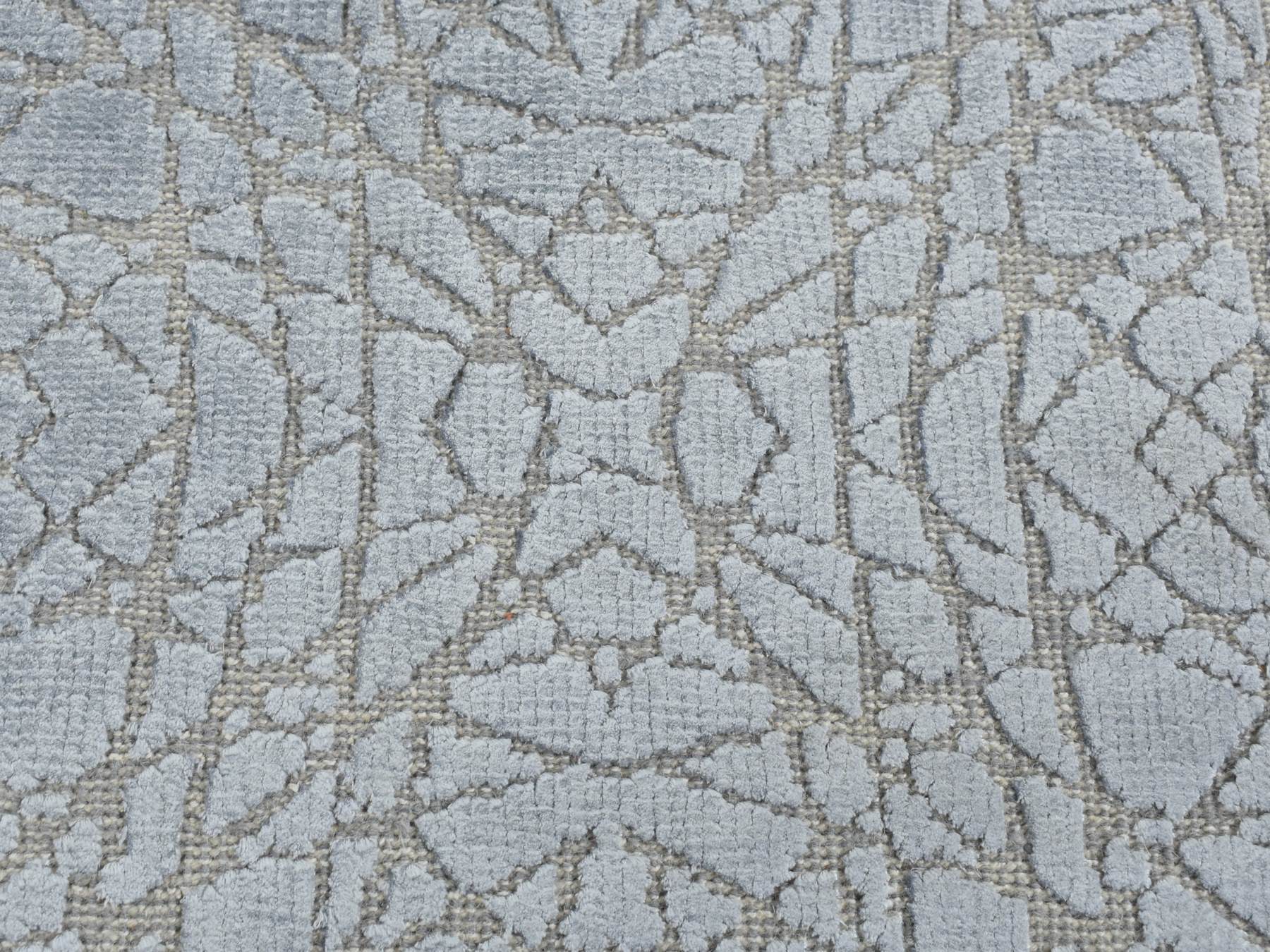 Modern / Contemporary hand-knotted wool/silk rug in Gray, 2' x 3' — SKU O087808 (view 6)