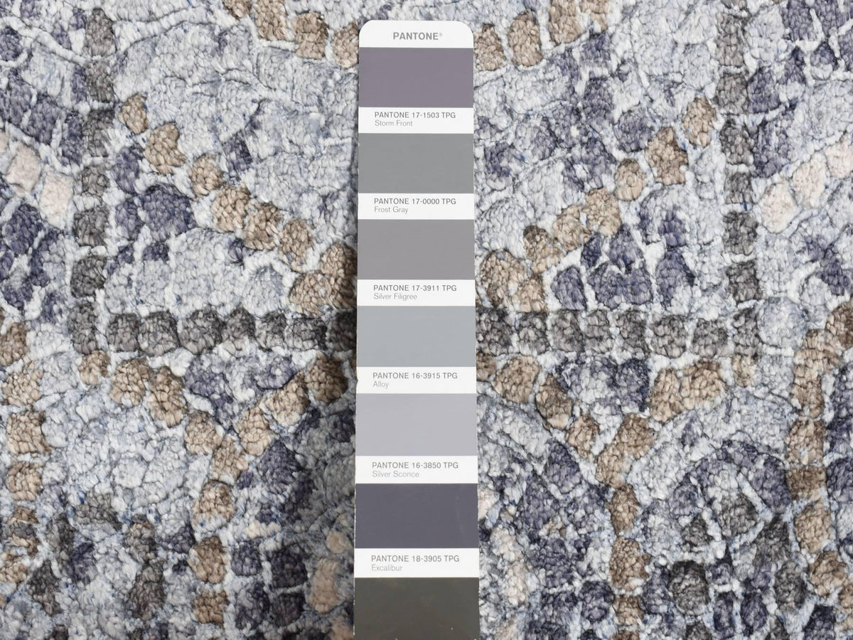 Modern / Contemporary hand-knotted wool/silk rug in Gray, 2'2" x 3' — SKU O087811 (view 5)