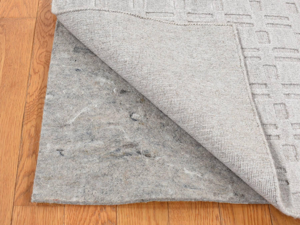 Modern / Contemporary hand-knotted wool rug in Gray, 2' x 3' — SKU O087823 (view 3)