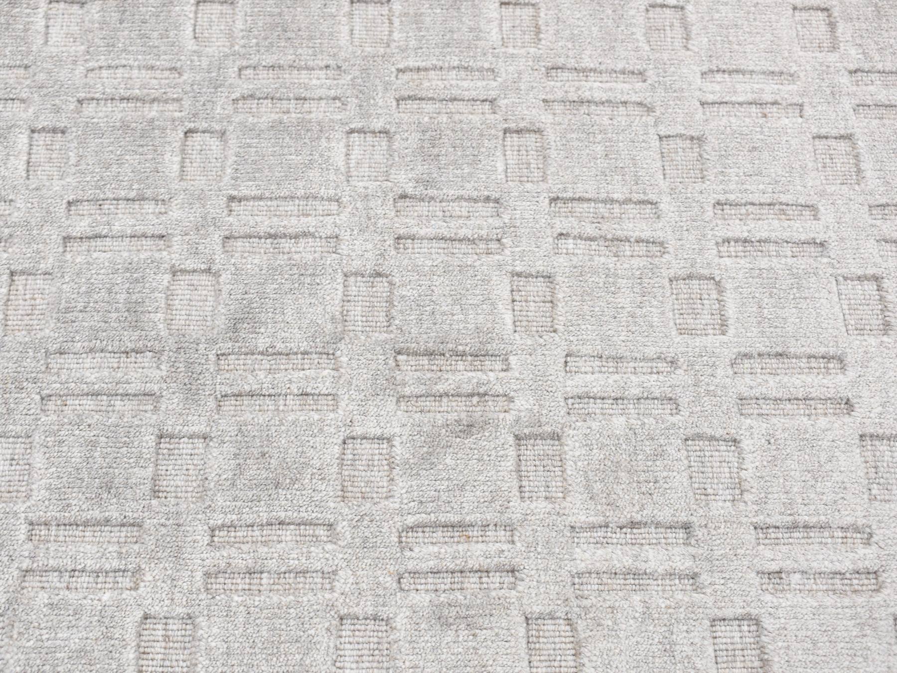 Modern / Contemporary hand-knotted wool rug in Gray, 2' x 3' — SKU O087823 (view 6)