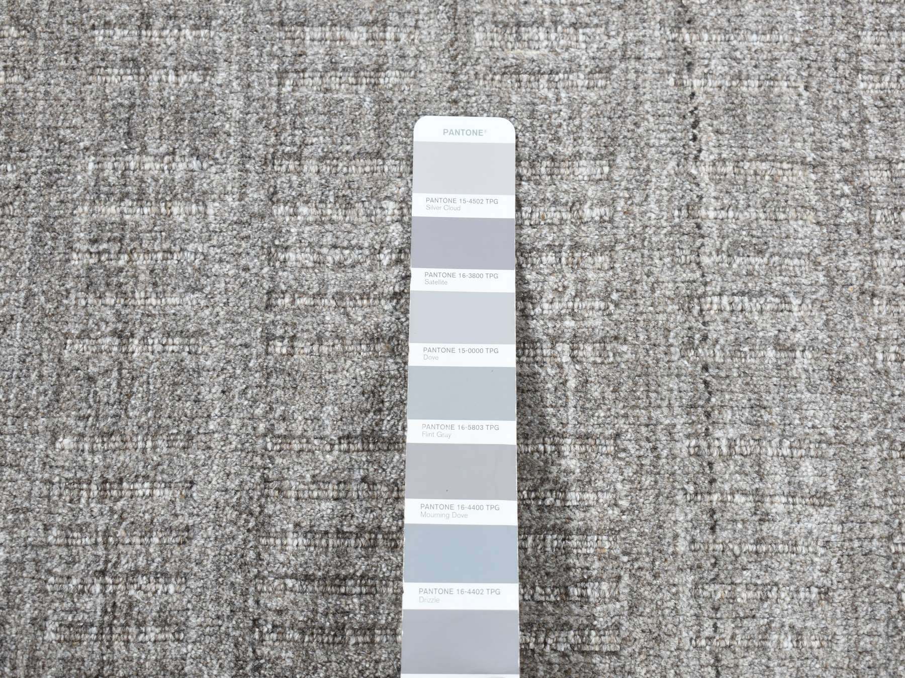 Modern / Contemporary hand-knotted wool rug in Gray, 2' x 3' — SKU O087825 (view 5)