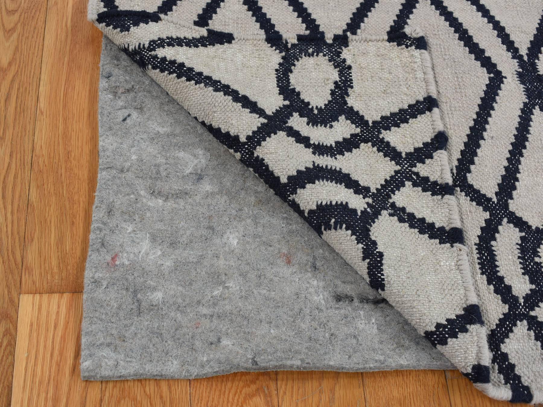 Kilim Flat-Weave hand-knotted wool runner in Gray, 2'9" x 6' — SKU O087834 (view 3)