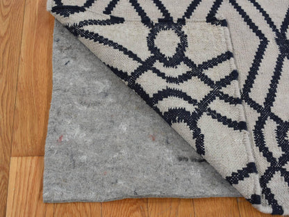 Kilim Flat-Weave hand-knotted wool runner in Gray, 2'9" x 6' — SKU O087834 (view 3)