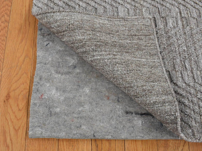 Modern / Contemporary hand-knotted wool rug in Gray, 2' x 3' — SKU O087835 (view 3)