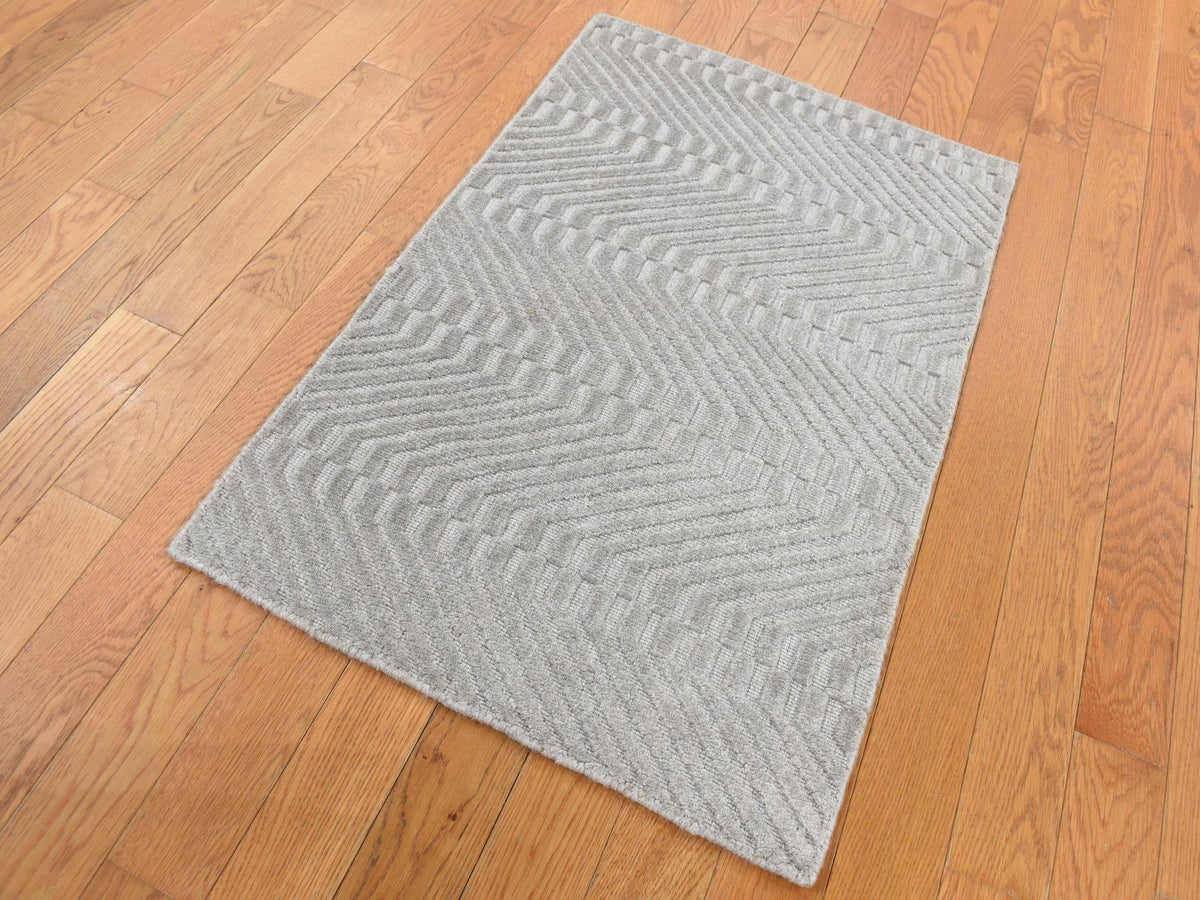 Modern / Contemporary hand-knotted wool/silk rug in Gray, 2' x 3' — SKU O087838 (view 2)