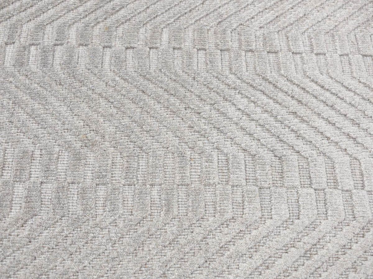 Modern / Contemporary hand-knotted wool/silk rug in Gray, 2' x 3' — SKU O087838 (view 6)