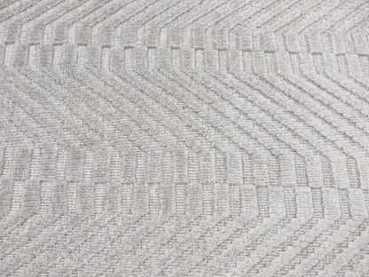 Modern / Contemporary hand-knotted wool/silk rug in Gray, 2' x 3' — SKU O087838 (view 6)
