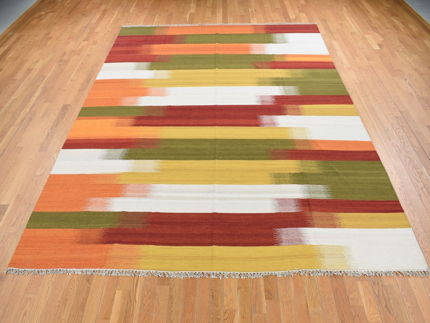 Kilim Flat-Weave hand-knotted wool rug in Ivory, 9'1" x 12'6" — SKU O087878 (view 2)