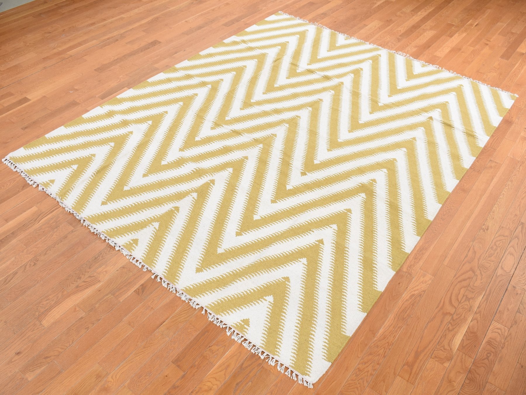 Kilim Flat-Weave hand-knotted wool rug in Yellow, 8' x 10' — SKU O087882 (view 3)