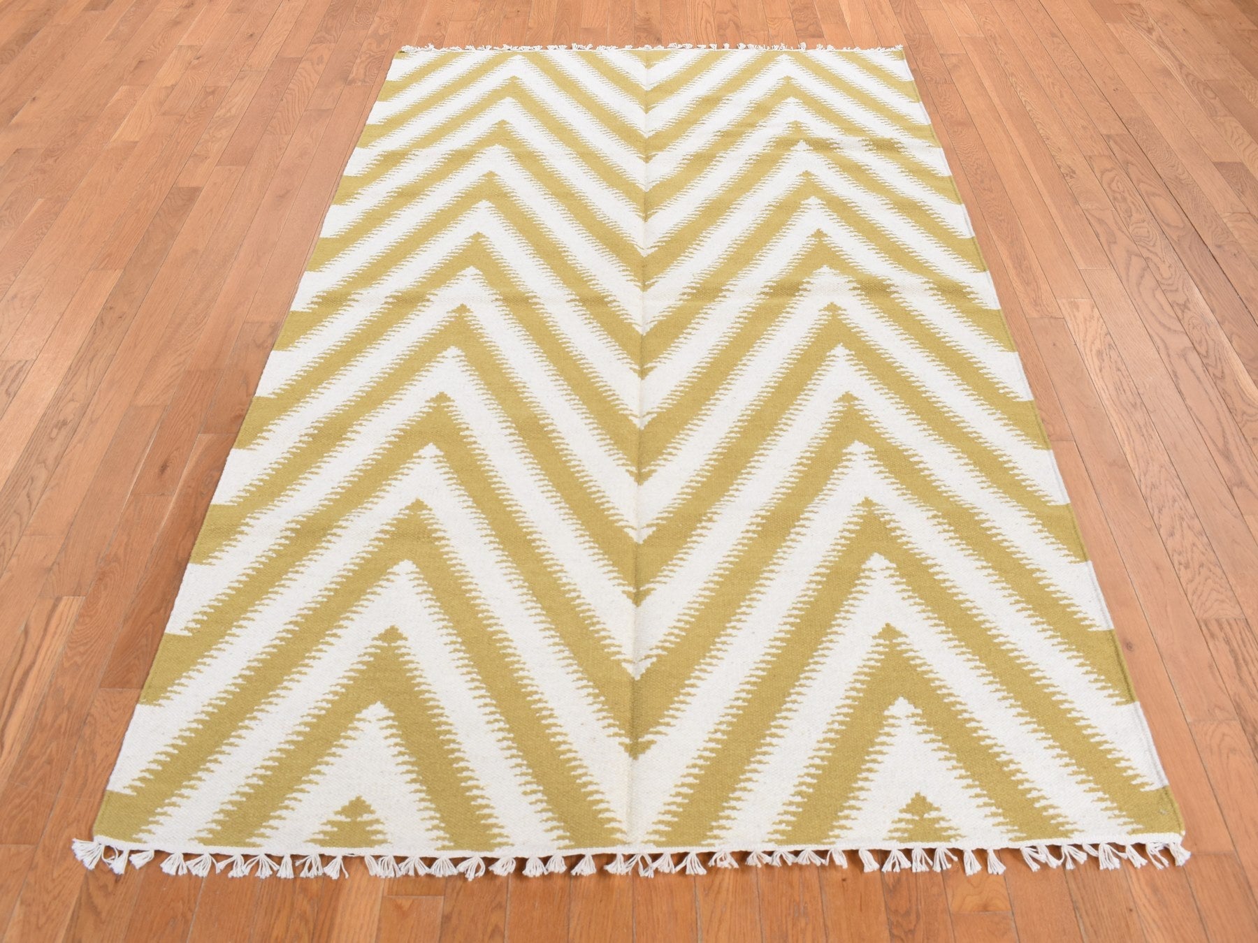 Kilim Flat-Weave hand-knotted wool rug in Yellow, 5' x 8' — SKU O087887 (view 2)