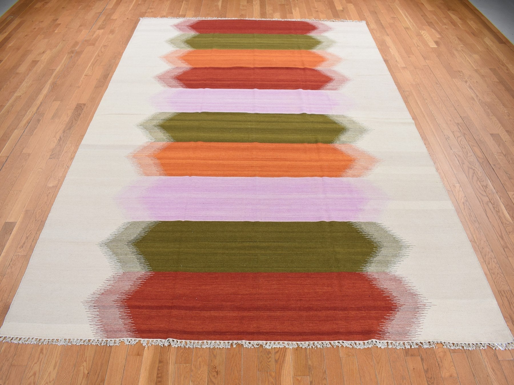 Kilim Flat-Weave hand-knotted wool rug in Ivory, 9' x 12'7" — SKU O087906 (view 2)