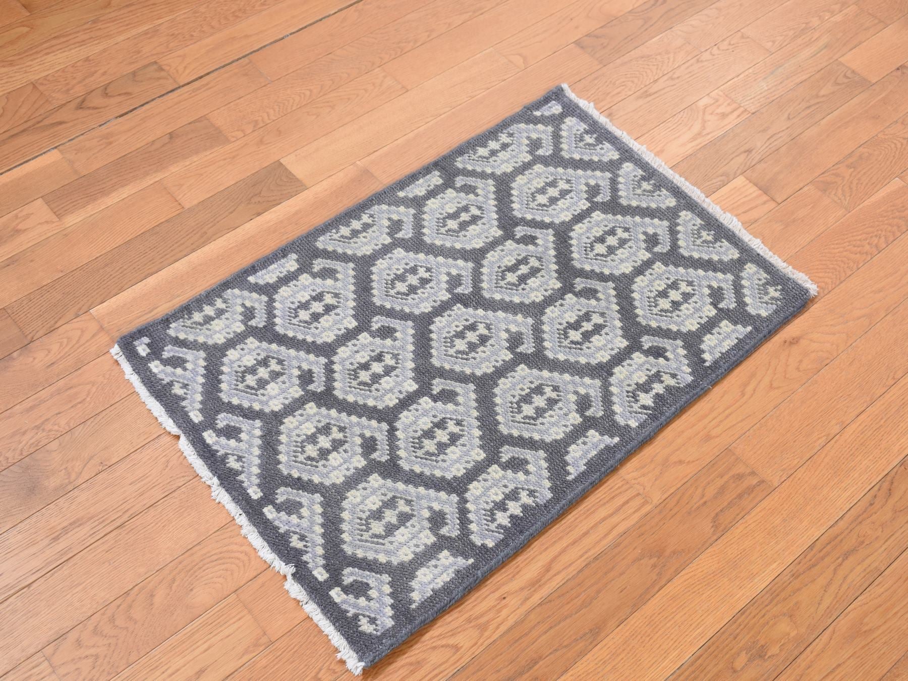 Oushak Oushak hand-knotted wool rug in Gray, 2' x 3' — SKU O087922 (view 2)