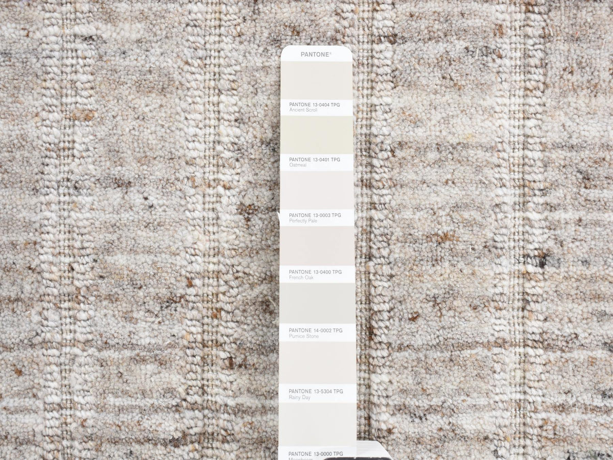 Modern / Contemporary hand-knotted wool rug in Gray, 1'5" x 1'6" — SKU O087941 (view 2)