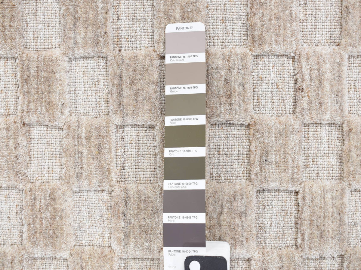 Modern / Contemporary hand-knotted wool rug in Gray, 1'6" x 1'6" — SKU O087944 (view 2)