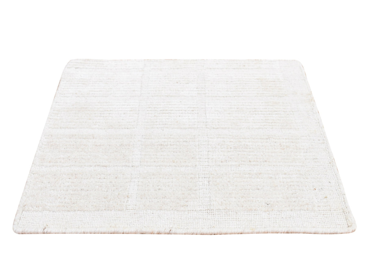 Modern / Contemporary hand-knotted wool rug in Ivory, 1'6" x 1'6" — SKU O087945