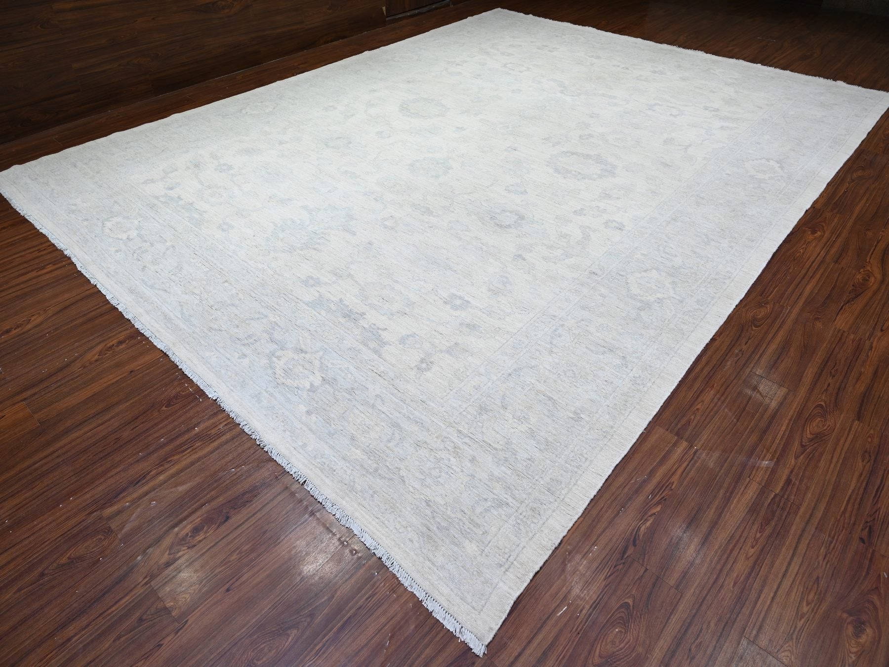 Peshawar Oushak hand-knotted wool rug in Ivory & Gray, 11'6" x 15'3" — SKU O088141 (view 3)