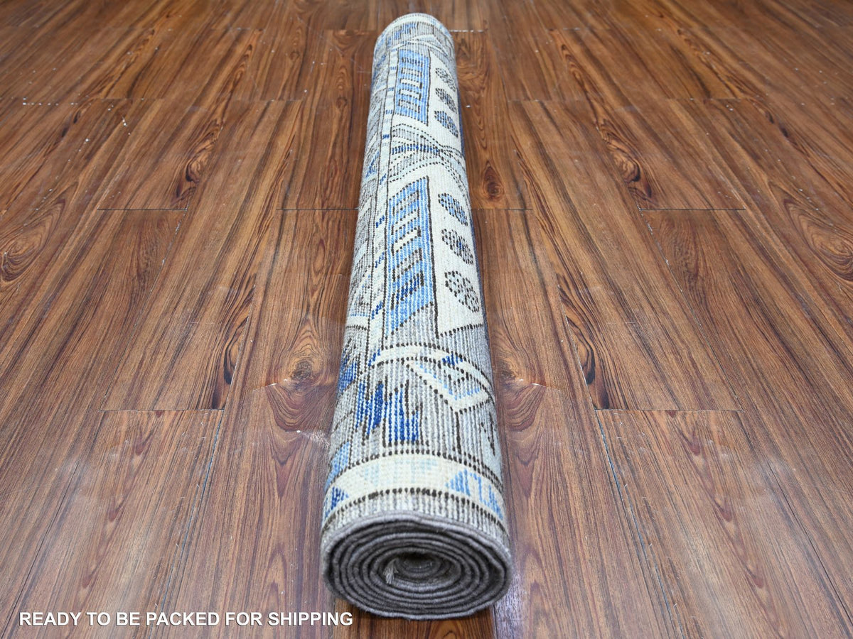 Tribal & Geometric hand-knotted wool runner in Gray, 4'1" x 9'10" — SKU O088240 (view 4)