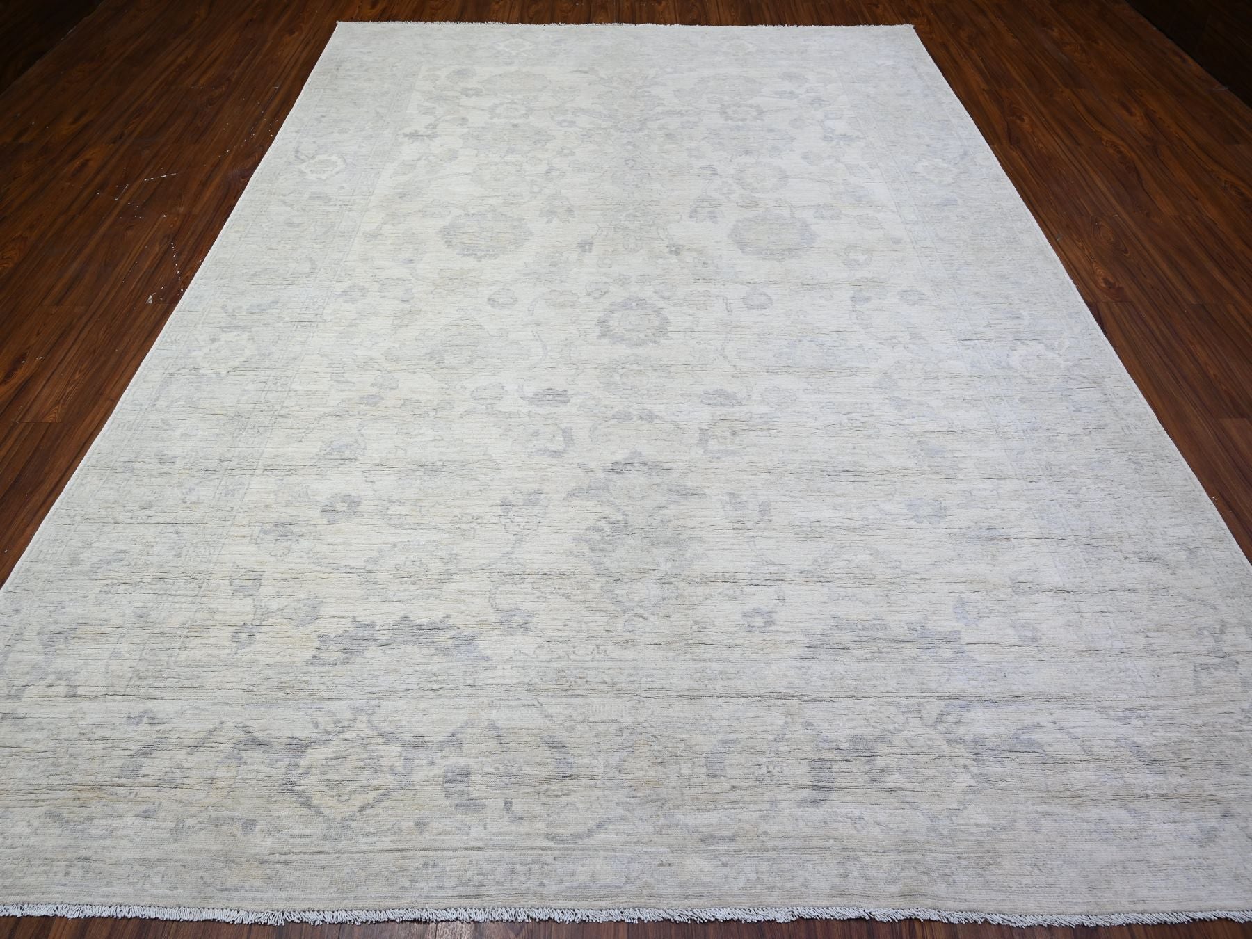 Peshawar Oushak hand-knotted wool rug in Ivory & Gray, 8'8" x 11'5" — SKU O088297 (view 2)