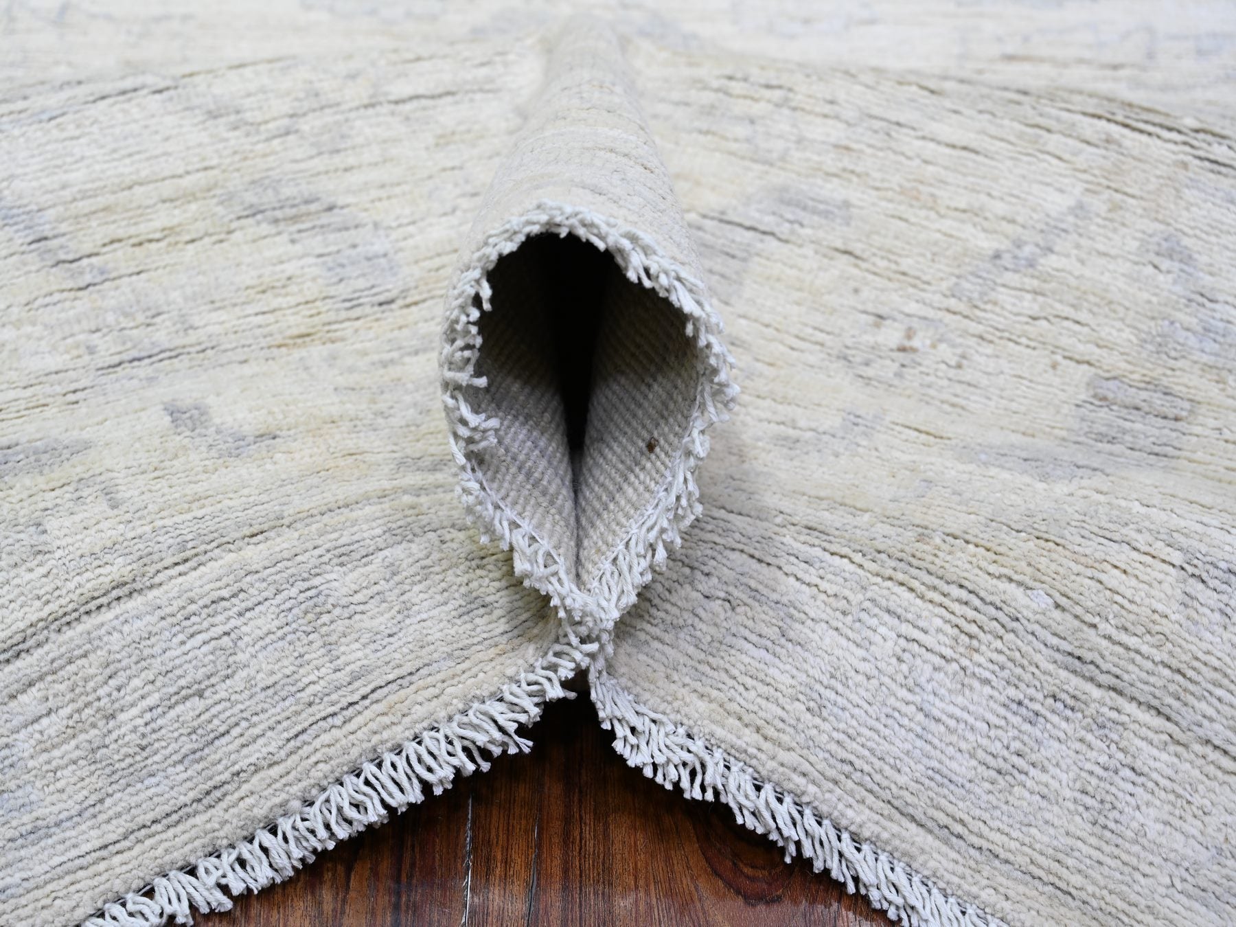 Peshawar Oushak hand-knotted wool rug in Ivory & Gray, 8'8" x 11'5" — SKU O088297 (view 5)