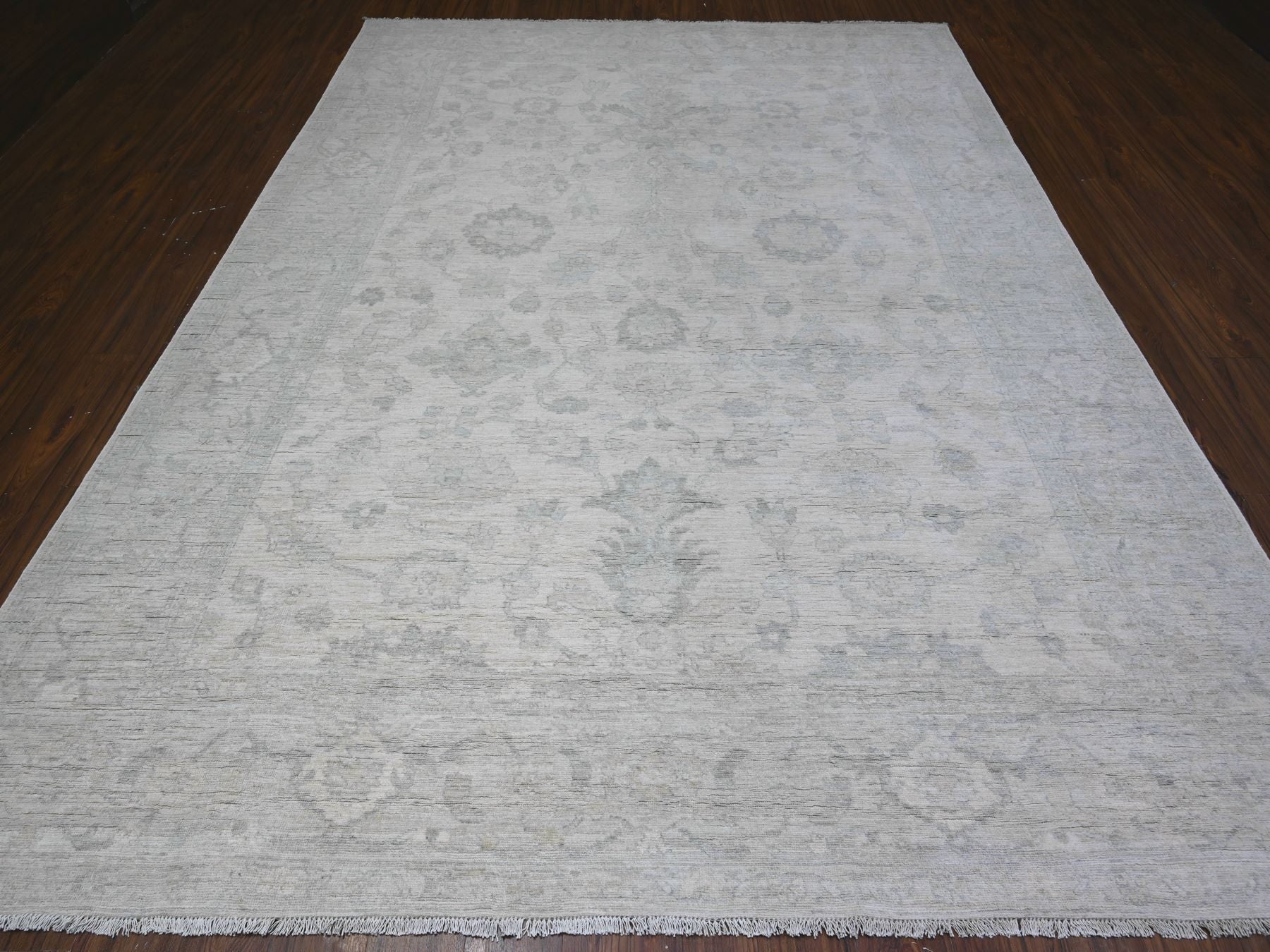 Peshawar Oushak hand-knotted wool rug in Ivory & Gray, 8'8" x 11'7" — SKU O088299 (view 2)