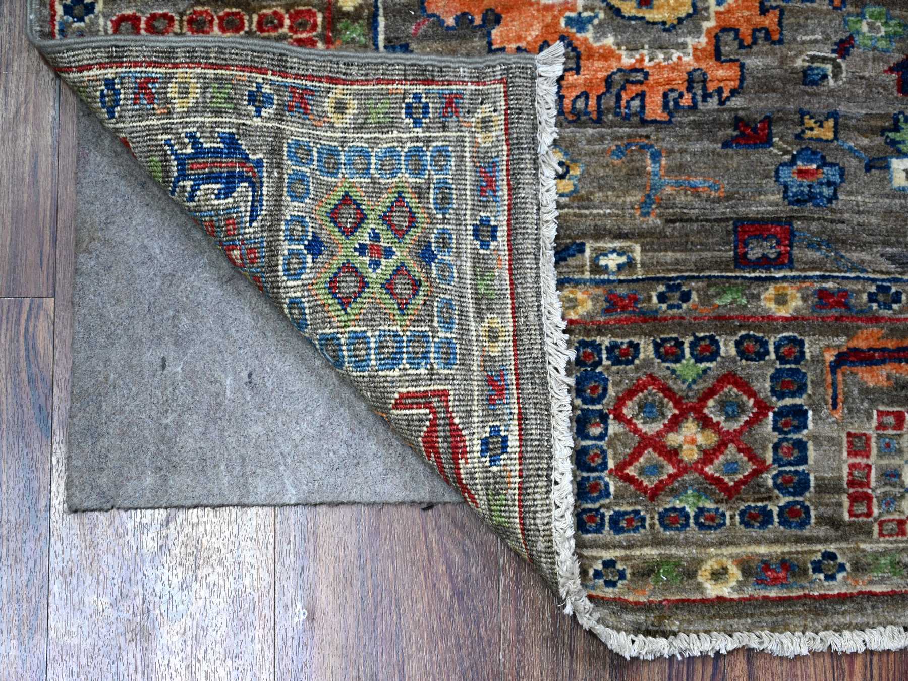 Mahal Oushak hand-knotted wool rug in Gray, 4'1" x 5'7" — SKU O088331 (view 2)
