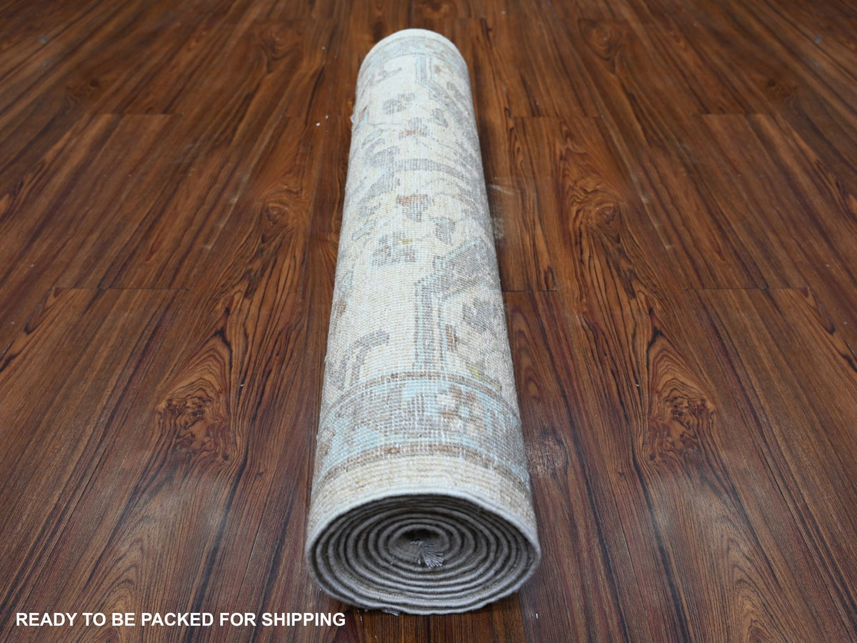 Peshawar Oushak hand-knotted wool runner in Ivory & Blue, 2'8" x 9'6" — SKU O088360 (view 4)