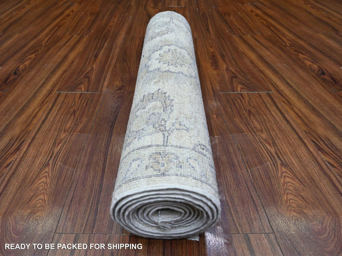 Peshawar Oushak hand-knotted wool runner in Ivory & Blue, 2'6" x 9'10" — SKU O088550 (view 4)